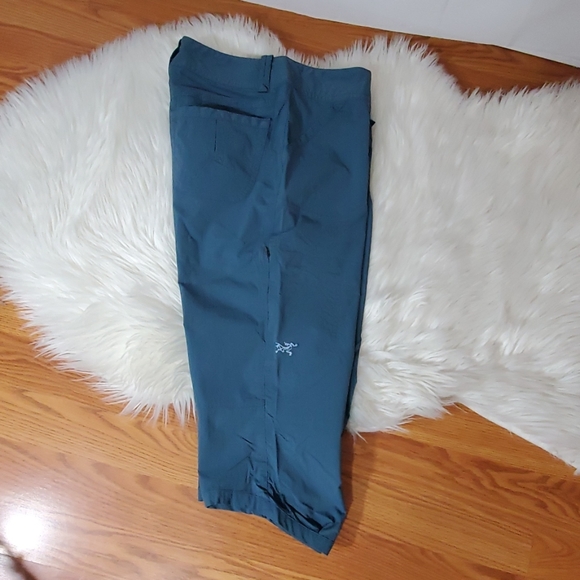 Arc'teryx Pants - ARC'TERYX Cropped pants size 4